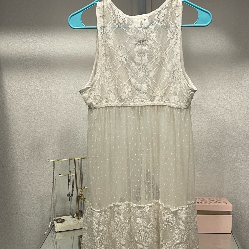 Lace Coverup - Picture 4 of 6